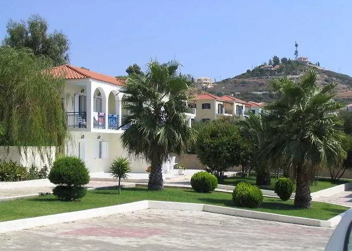 Liberatos Village 아파트호텔 아르고스톨리온